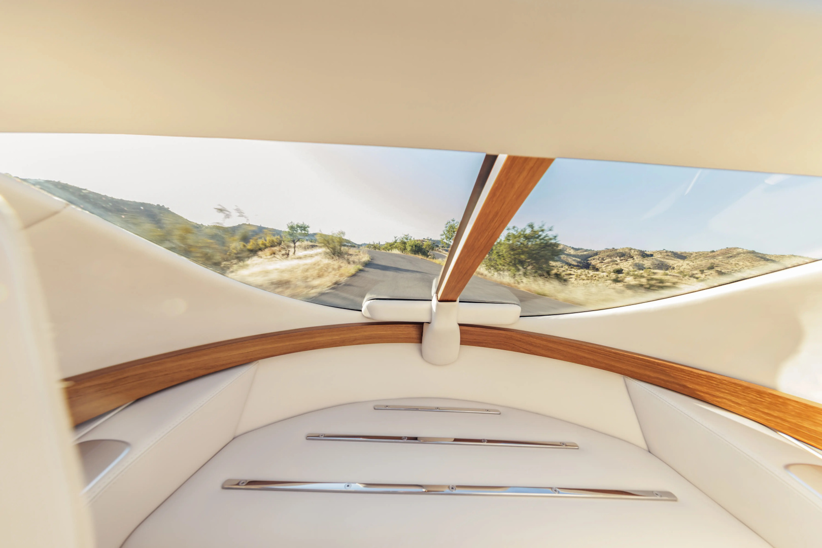 SMALL_Morgan_Midsummer_Coupe_Location_Interior_016